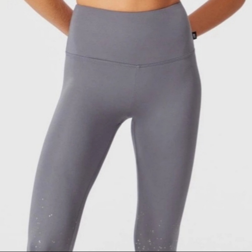 🛑SOLD Marika Gray High Rise Leggings Gold Foil Ombré Hem - Picture 4 of 11